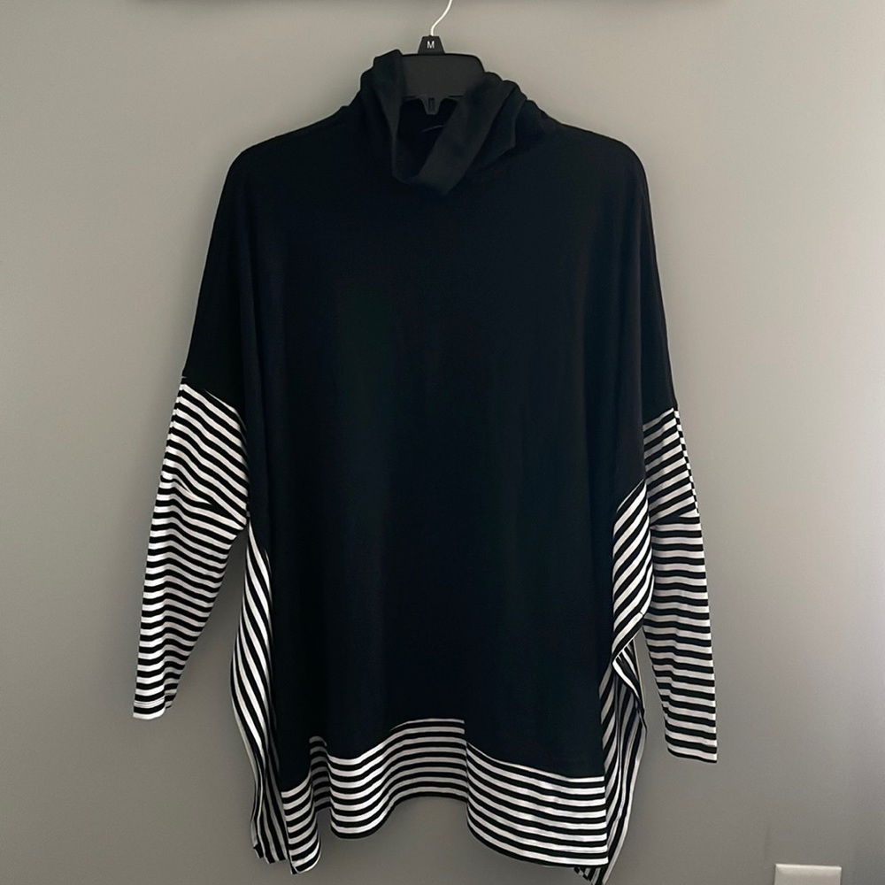 NWT size small. Long sleeve , cowl neck poncho.